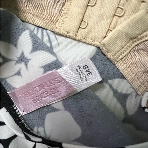 Victoria secret swim top - Picture 5 of 5